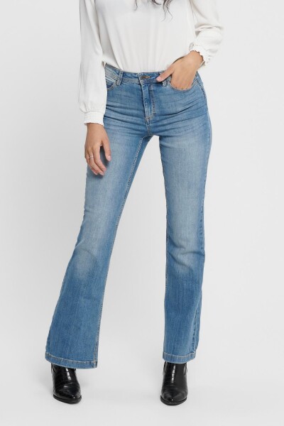 Jeans Flora Tiro Medio Flare Fit. Medium Blue Denim