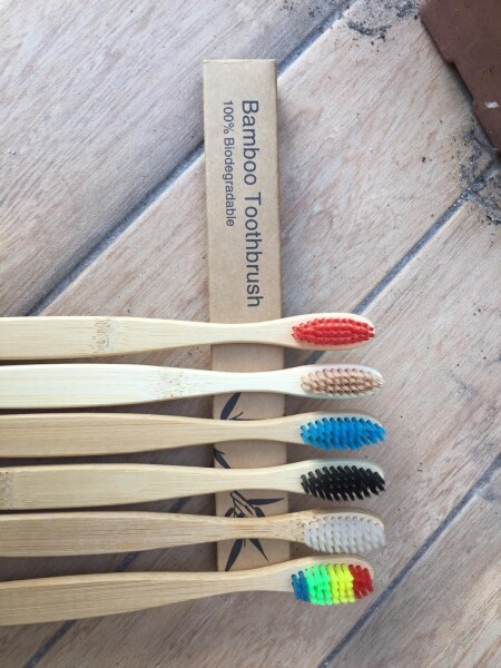 Cepillo de dientes de bambú - 100% biodegradable Multicolor