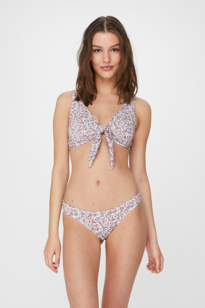 Bikini NUKANA parte de arriba, con estampa, bretel ancho y nudo. Lavender