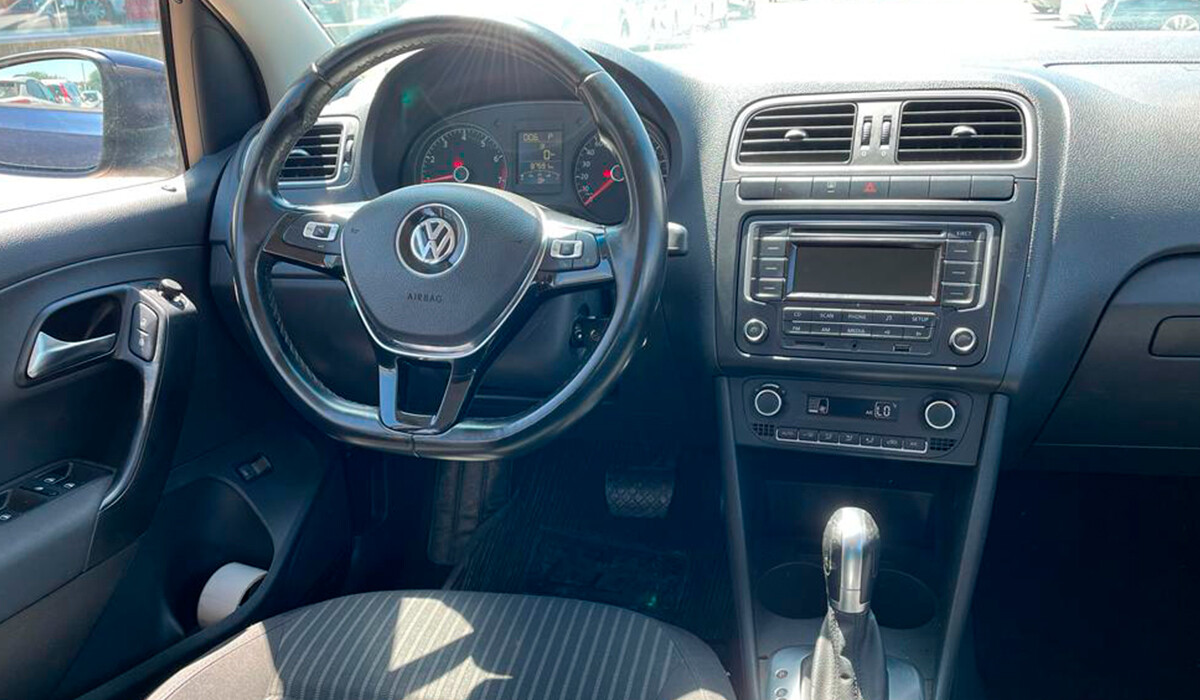 Volkswagen Polo Higline At 1.6 2015 Volkswagen Polo Higline At 1.6 2015