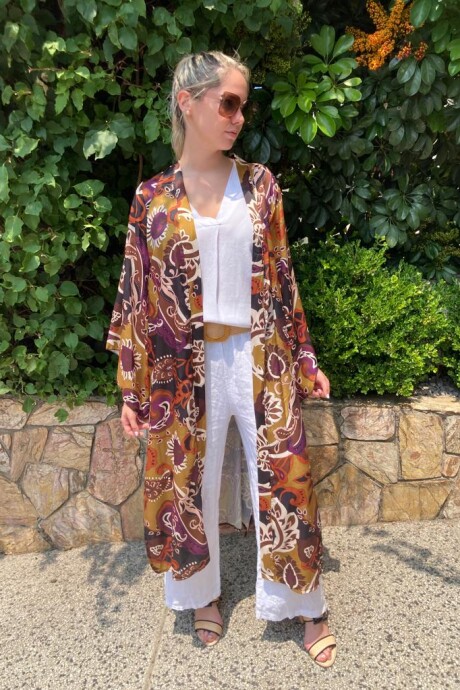 Kimono largo en satén de seda estampado Mostaza