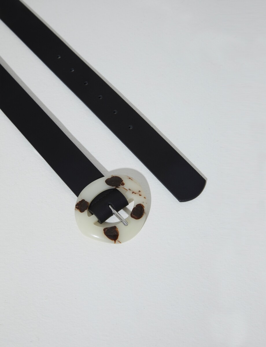 Cinturón con hebilla marmolada - negro 
