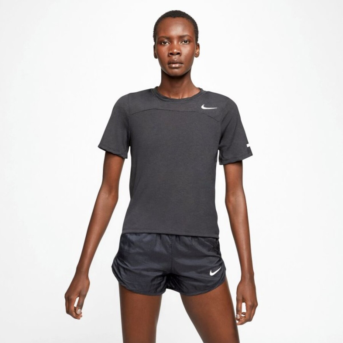Remera Nike Iconclash 