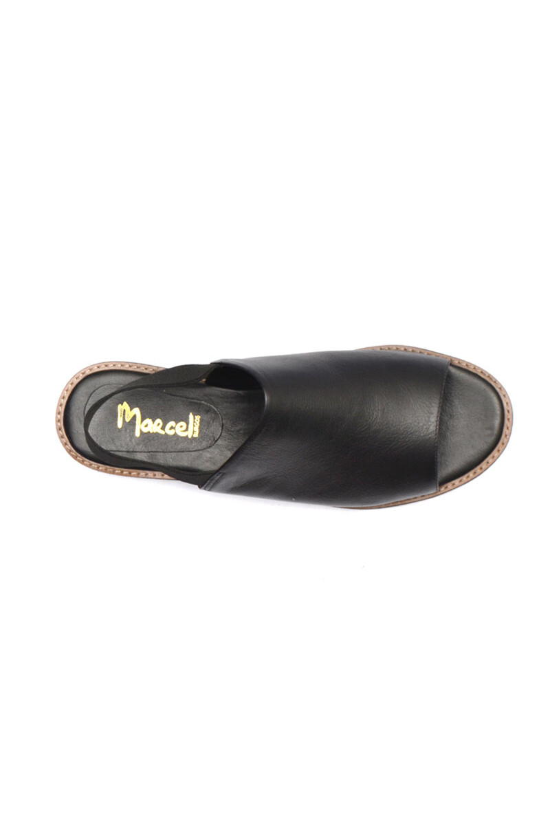 Sandalia Plataforma Con Faja y Elástico Cuero Negro